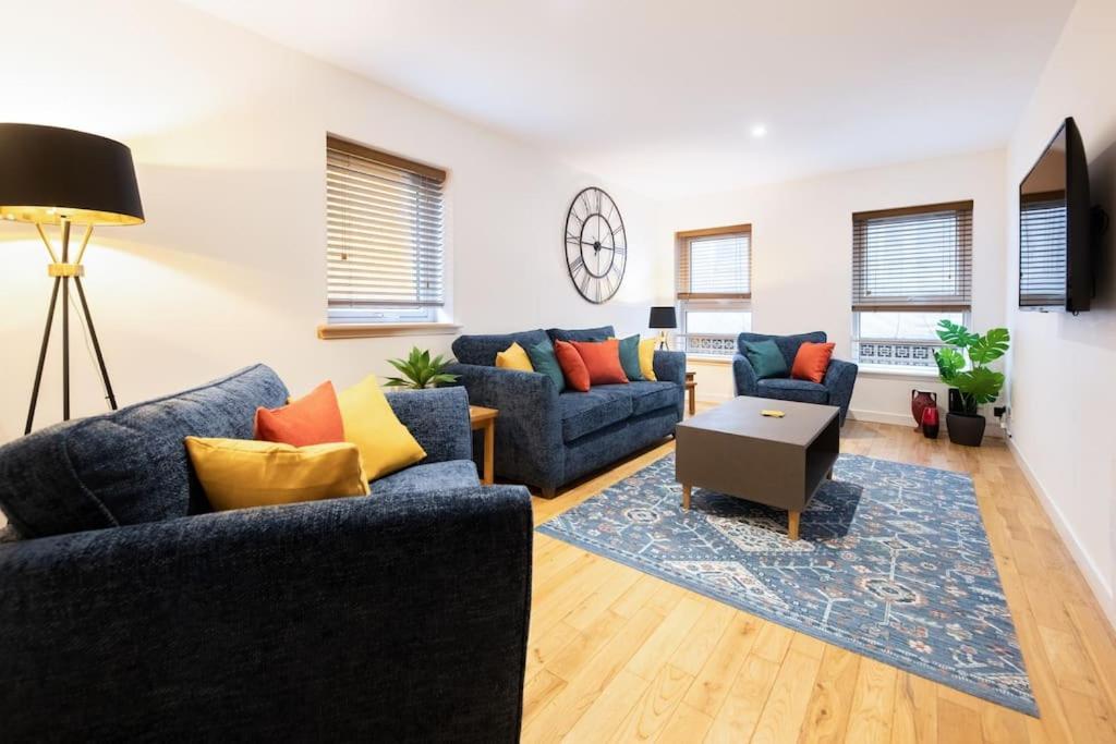 Modern City Centre Apartment In إينفيرنيس المظهر الخارجي الصورة